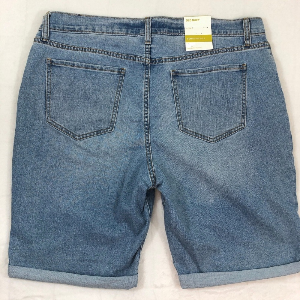 NWT Old Navy Curvy Profile Bermuda Shorts - Picture 2 of 4